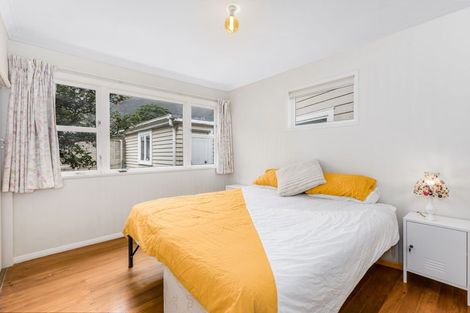 Photo of property in 82 Muritai Road, Eastbourne, Lower Hutt, 5013