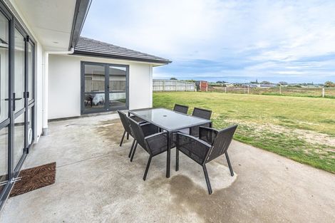 Photo of property in 41 Magnolia Crescent, Tawhero, Whanganui, 4501