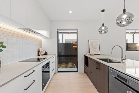 Photo of property in 8 Greystone Close, Halswell, 8025