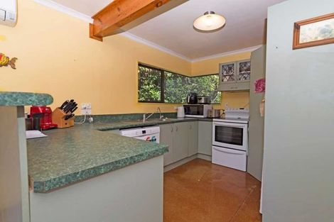 Photo of property in 789a Scenic Drive, Henderson Valley, Auckland, 0612