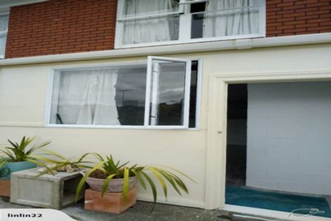 Photo of property in 2/22 Wykeham Place, Glenfield, Auckland, 0629