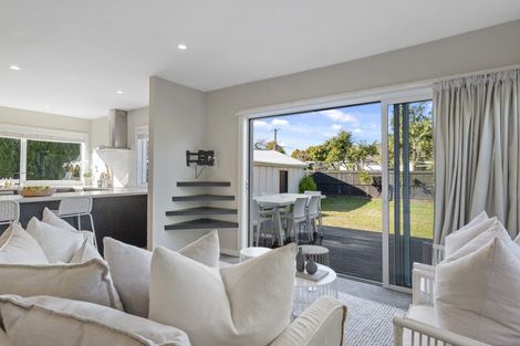 Photo of property in 27 Aorangi Road, Bryndwr, Christchurch, 8053