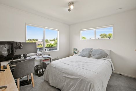 Photo of property in 26 Heta Road, Highlands Park, New Plymouth, 4312