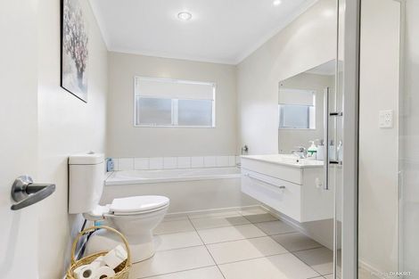 Photo of property in 255 Mark Avenue, Grenada Village, Wellington, 6037