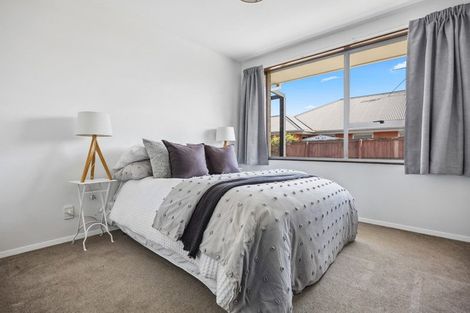 Photo of property in 5 Betula Place, Parklands, Christchurch, 8083