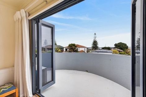 Photo of property in 34 The Esplanade, Westshore, Napier, 4110