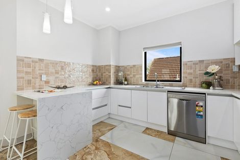 Photo of property in 4225a Great North Road, Glendene, Auckland, 0602