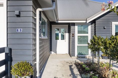 Photo of property in 5 Grooby Place, Havelock North, 4130