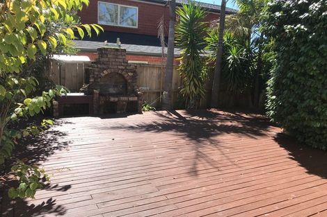 Photo of property in 13 Booralee Avenue, Botany Downs, Auckland, 2010