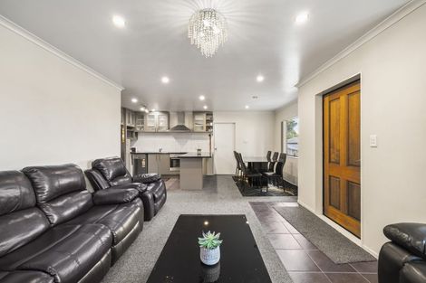 Photo of property in 18a Christmas Road, Manurewa, Auckland, 2102