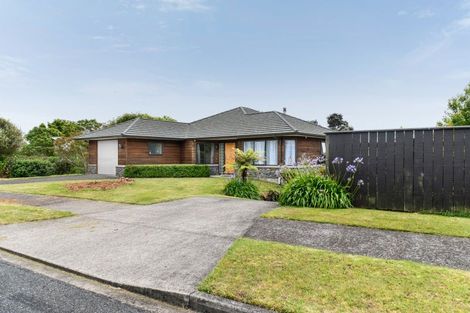 Photo of property in 10 Saint Ives Grove, Whalers Gate, New Plymouth, 4310