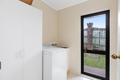 Photo of property in 2/13 Delamare Court, Sunnynook, Auckland, 0632