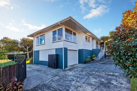 Photo of property in 17a Te Anau Place, Pakuranga Heights, Auckland, 2010