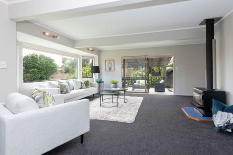 Photo of property in 2/5 Cornelian Crescent, Half Moon Bay, Auckland, 2012