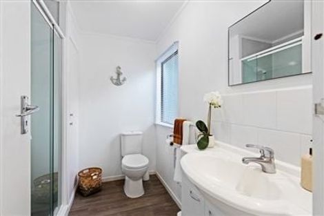 Photo of property in 8 Woodlands Avenue, Snells Beach, 0920