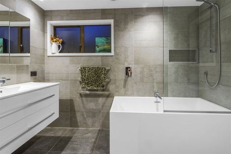 Photo of property in 19 Bernard Magnus Lane, Greenhithe, Auckland, 0632