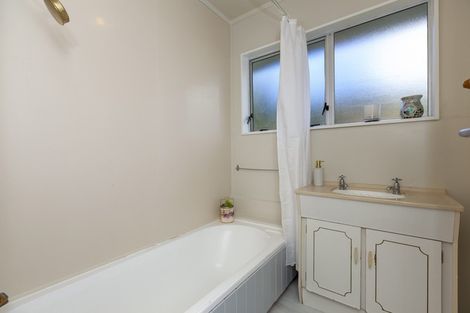 Photo of property in 5 Ruahine Street, Paraparaumu, 5032