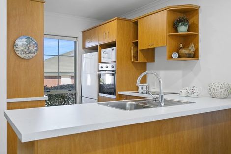 Photo of property in 26 Lakeridge Close, Rangatira Park, Taupo, 3330