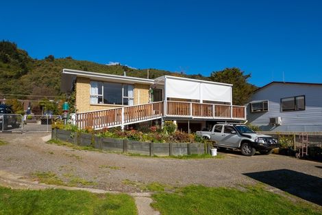Photo of property in 131b Waikawa Road, Picton, 7220