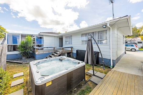 Photo of property in 22 Chrisarda Place, Red Hill, Papakura, 2110