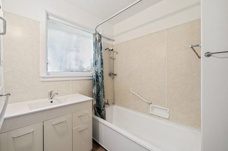 Photo of property in 2/124 Brookside Terrace, Bryndwr, Christchurch, 8053