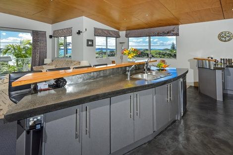 Photo of property in 2/19 Tindalls Bay Road, Tindalls Beach, Whangaparaoa, 0930