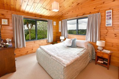 Photo of property in 535 Peak Road, Helensville, 0875