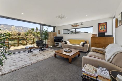 Photo of property in 33 Stratford Drive, Mount Pisa, Cromwell, 9383