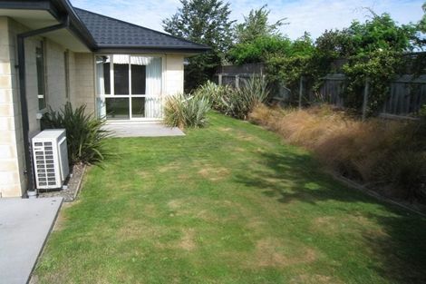 Photo of property in 8 Dunsford Close, Halswell, Christchurch, 8025