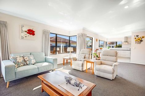 Photo of property in 105 Winchester Street, Levin, 5510