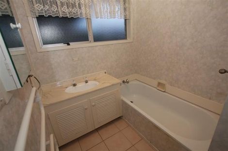 Photo of property in 2/112 Prince Regent Drive, Half Moon Bay, Auckland, 2012