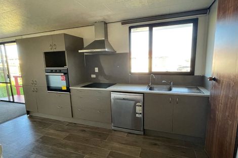 Photo of property in 2/27 Nearco Street, Randwick Park, Auckland, 2105