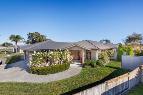 Photo of property in 3 Sunshine Place, Kelvin Grove, Palmerston North, 4414