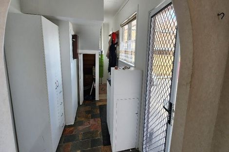 Photo of property in 48 Taikata Road, Te Atatu Peninsula, Auckland, 0610