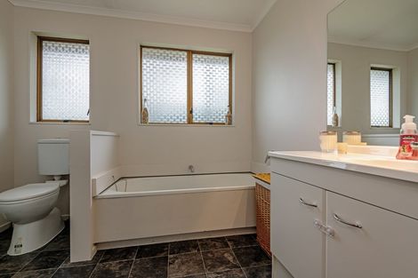 Photo of property in 3 Carter Crescent, Awapuni, Palmerston North, 4412