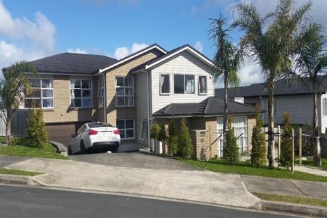 Photo of property in 9 Loughros Place, Pinehill, Auckland, 0632