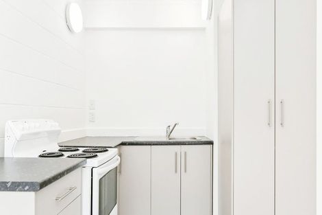 Photo of property in 3b Mountain Road, Mount Wellington, Auckland, 1060