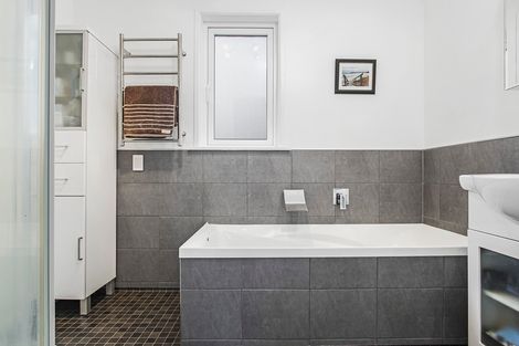 Photo of property in 13 Pendlebury Street, Green Bay, Auckland, 0604