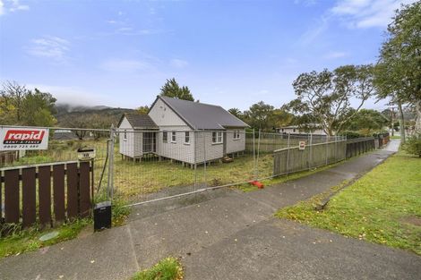 Photo of property in 10 Coast Road, Wainuiomata, Lower Hutt, 5014