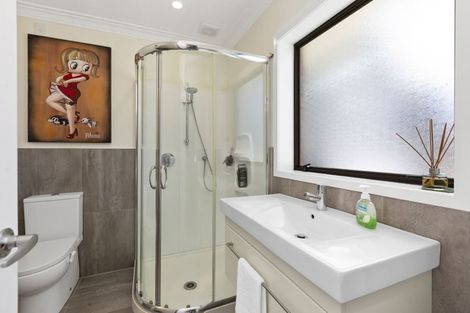 Photo of property in 1/15 Eastwood Rise, Browns Bay, Auckland, 0630