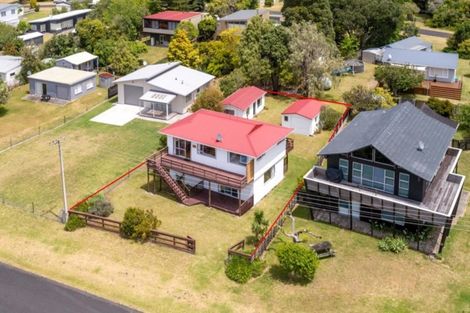 Photo of property in 10 Marine Parade, Cooks Beach, Whitianga, 3591