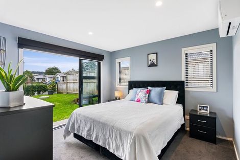 Photo of property in 11 Sauterne Road, Kumeu, 0810