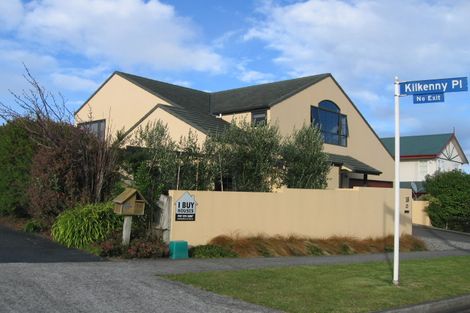 Photo of property in 16 Ruapehu Drive, Fitzherbert, Palmerston North, 4410