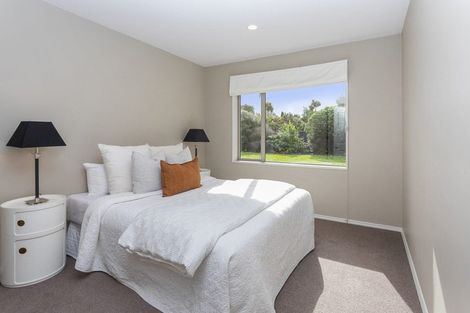 Photo of property in 37 Hussey Road, Harewood, Christchurch, 8051