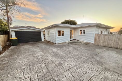 Photo of property in 245a Victoria Street West, Pukekohe, 2120