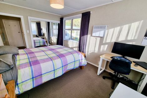 Photo of property in 146 George Street, Stokes Valley, Lower Hutt, 5019