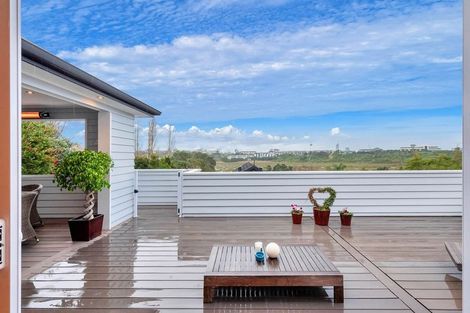 Photo of property in 68 Exmouth Road, Northcote, Auckland, 0627