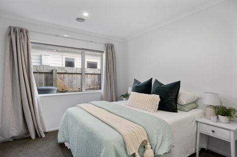Photo of property in 8 Antigua Way, Grenada Village, Wellington, 6037