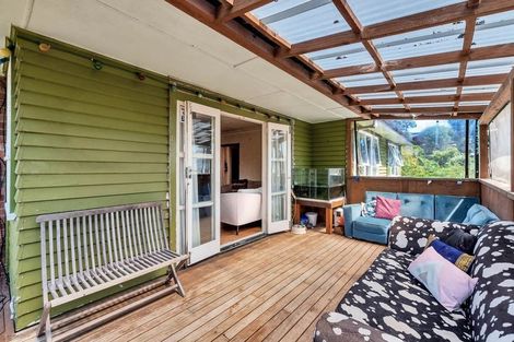 Photo of property in 102 Sunnyside Road, Sunnyvale, Auckland, 0612