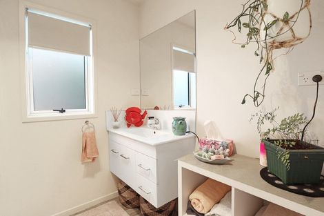 Photo of property in 11 Kamahi Crescent, Papamoa Beach, Papamoa, 3118